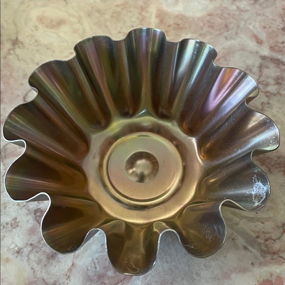 EUC~Set Of 4 Vintage Aluminum Scalloped Designed JELL-O Style Molds - Picture 9 of 10